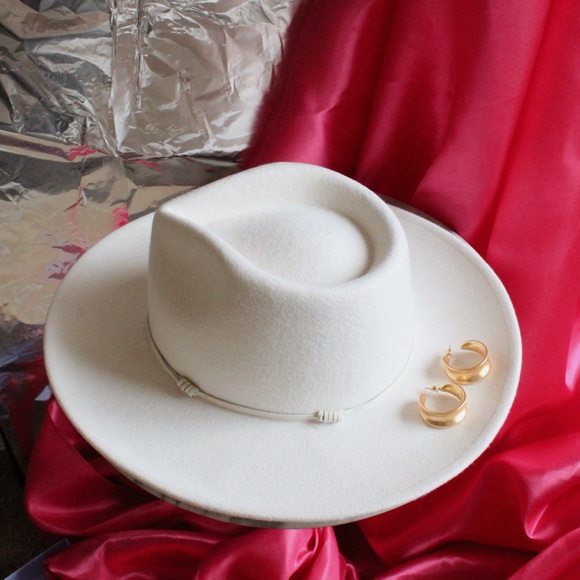 Wyeth by Todd Magill Accessories - Wyeth Cream London Boho Felt Hat NWOT